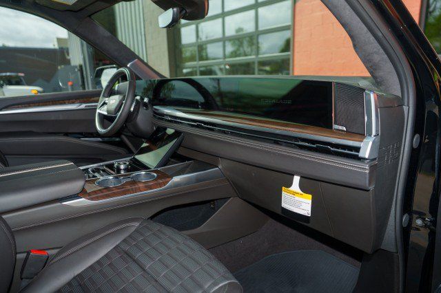 Used 2026 Cadillac Escalade Platinum Luxury AWD/4WD image 24