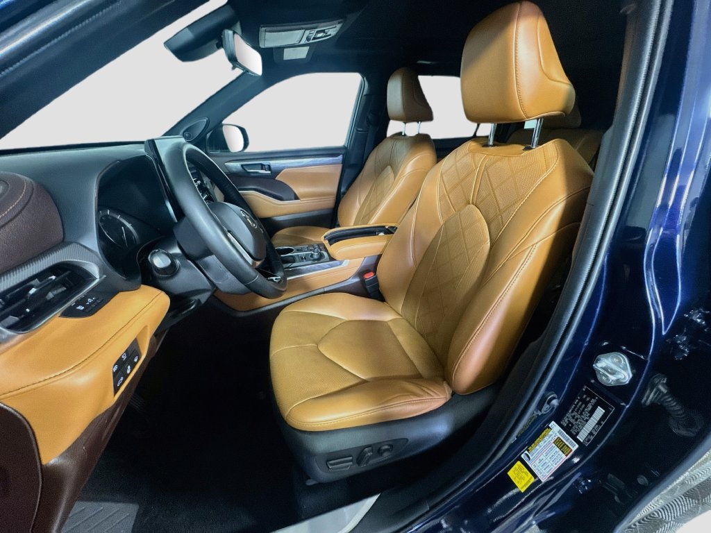Used 2020 Toyota Highlander Platinum AWD/4WD image 17