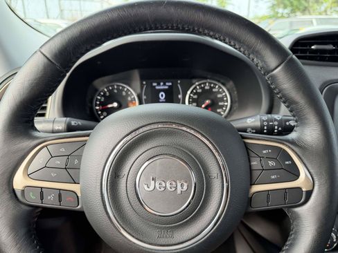 Used 2017 Jeep Renegade Latitude w/ Cold Weather Group AWD/4WD image 27