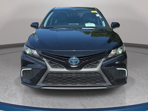 Used 2022 Toyota Camry SE w/ Audio Upgrade Package FWD image 4