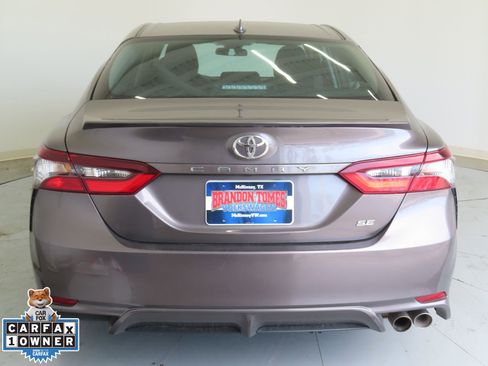 Used 2024 Toyota Camry SE image 5