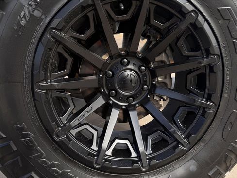 Used 2021 Ford F150 Lariat w/ FX4 Off-Road Package image 15