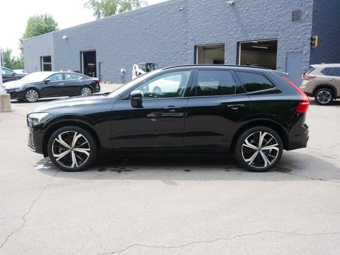 Used 2023 Volvo XC60 B6 Ultimate w/ Protection Package Premier AWD/4WD image 4