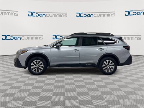 Used 2022 Subaru Outback Premium image 5