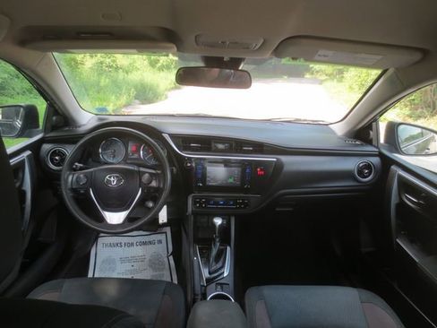 Used 2019 Toyota Corolla LE image 8