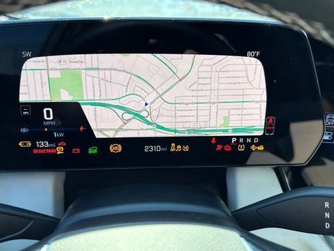 New 2025 Chevrolet Equinox EV LT image 15