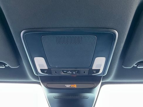 Used 2025 Honda HR-V Sport image 15