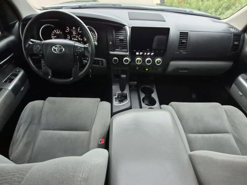 Used 2019 Toyota Sequoia SR5 AWD/4WD image 15