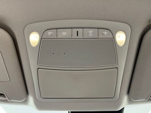 Used 2019 Nissan Rogue SV w/ Premium Package FWD image 34