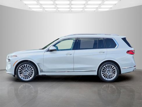 Used 2025 BMW X7 xDrive40i image 3