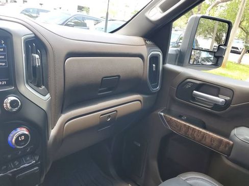 Used 2022 GMC Sierra 2500 Denali w/ Denali Ultimate Package AWD/4WD image 27