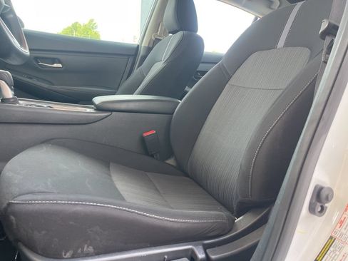 Used 2024 Nissan Sentra SV FWD image 7