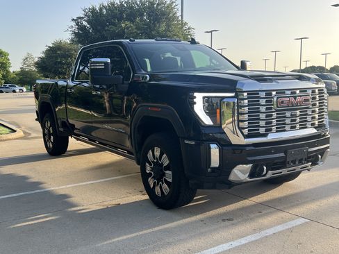 Used 2024 GMC Sierra 2500 Denali w/ Denali Reserve Package AWD/4WD image 2