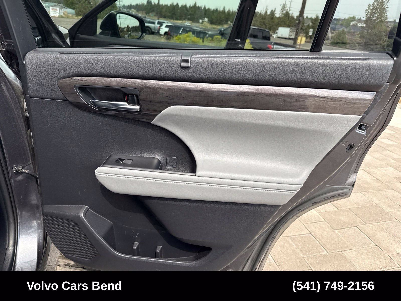Used 2020 Toyota Highlander Platinum AWD/4WD image 26