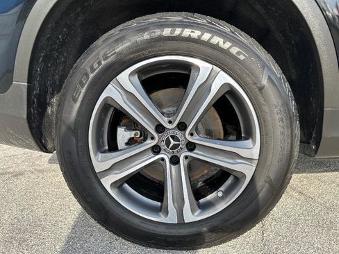 Used 2019 Mercedes-Benz GLC 300 w/ Premium Package image 32