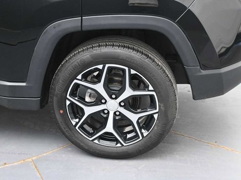 Used 2024 Jeep Compass Limited AWD/4WD image 5