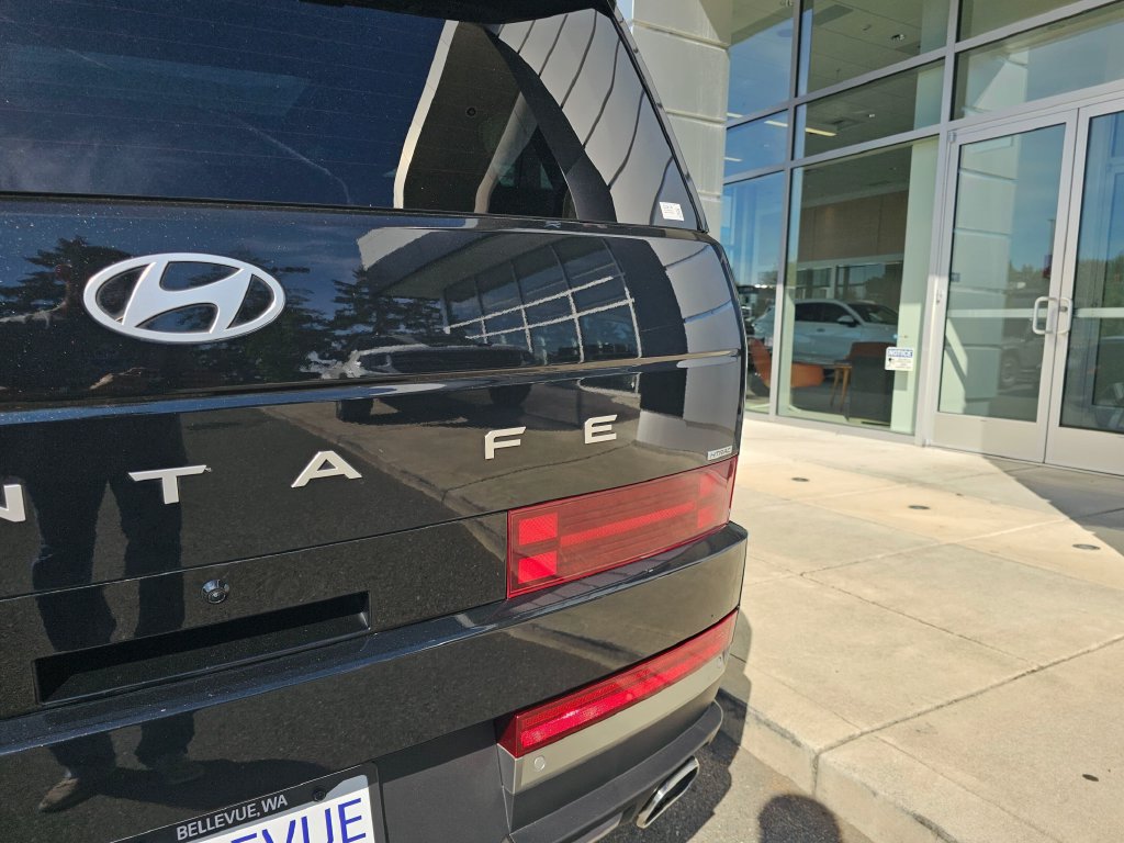 Used 2024 Hyundai Santa Fe Limited AWD/4WD image 17