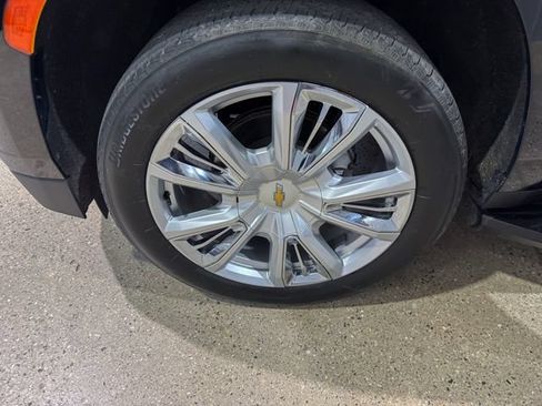 Used 2023 Chevrolet Suburban High Country AWD/4WD image 35