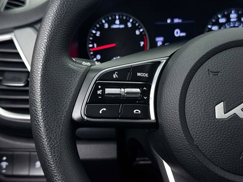 Used 2023 Kia Seltos LX image 32