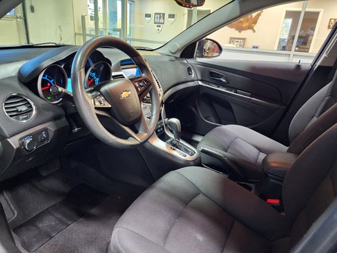 Used 2015 Chevrolet Cruze LT image 17