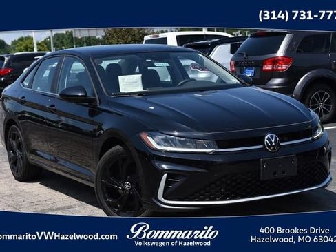 Used 2025 Volkswagen Jetta SE w/ Sunroof Package FWD image 1