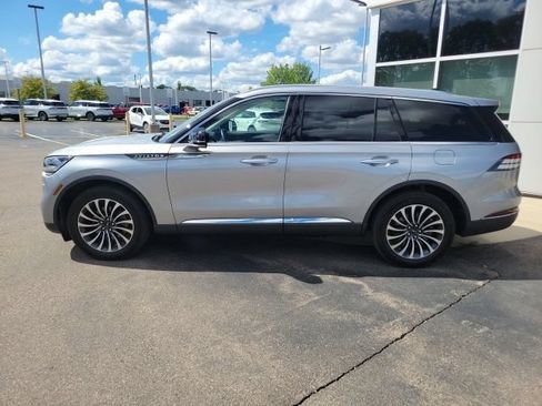Certified 2023 Lincoln Aviator AWD w/ Premium Package image 9