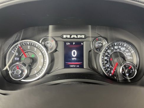 Used 2024 RAM 2500 Big Horn w/ Sport Appearance Package image 18