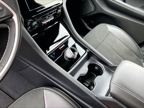 New 2025 Jeep Grand Cherokee L Altitude image 7