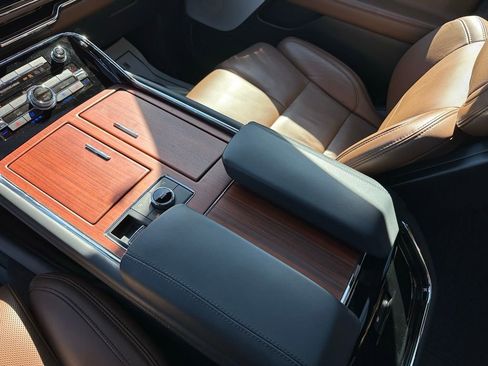 Used 2024 Lincoln Navigator Reserve image 19