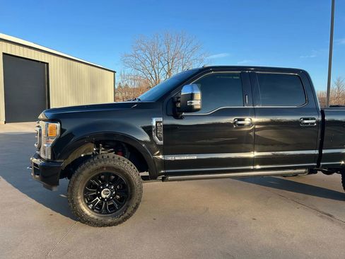 Used 2022 Ford F350 Platinum w/ Tremor Off-Road Package image 3