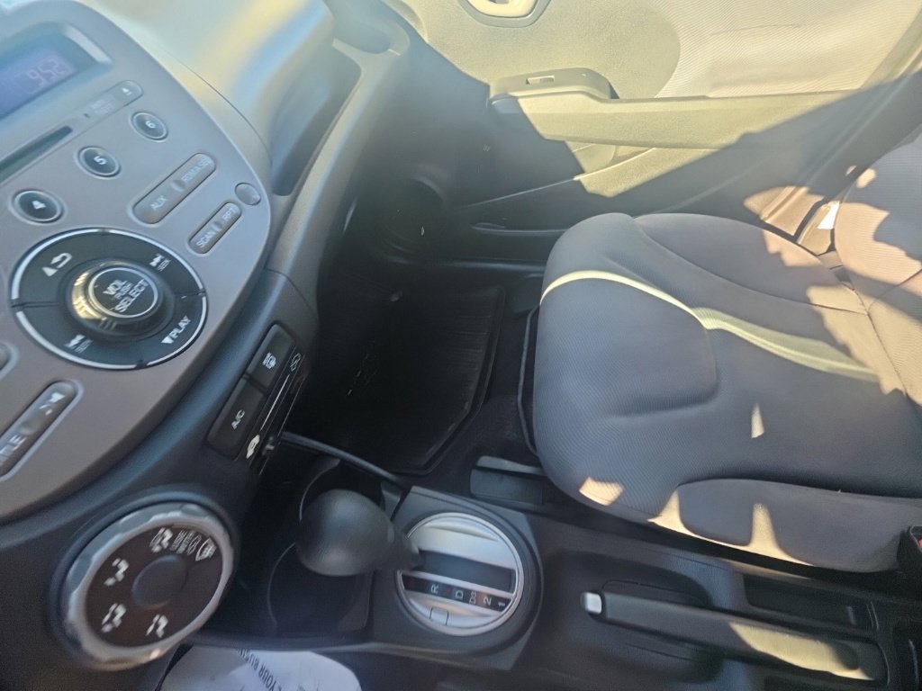 Used 2013 Honda Fit image 19