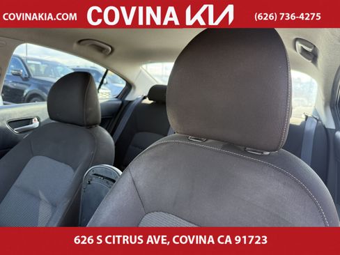 Used 2017 Kia Forte LX image 15