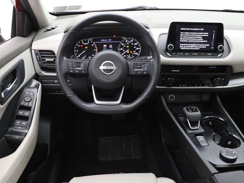 Used 2023 Nissan Rogue SV w/ SV Premium B Package image 12