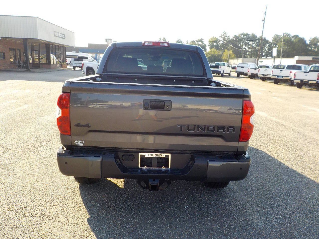 Used 2018 Toyota Tundra Limited w/ Limited Premium Package AWD/4WD image 4