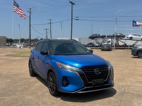 Used 2021 Nissan Kicks SR FWD image 2
