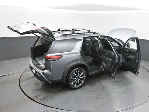 New 2026 Nissan Pathfinder Platinum FWD image 46