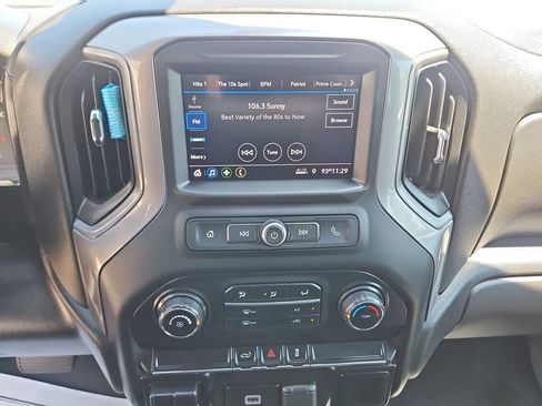 Used 2020 Chevrolet Silverado 2500 Custom w/ Custom Value Package AWD/4WD image 18