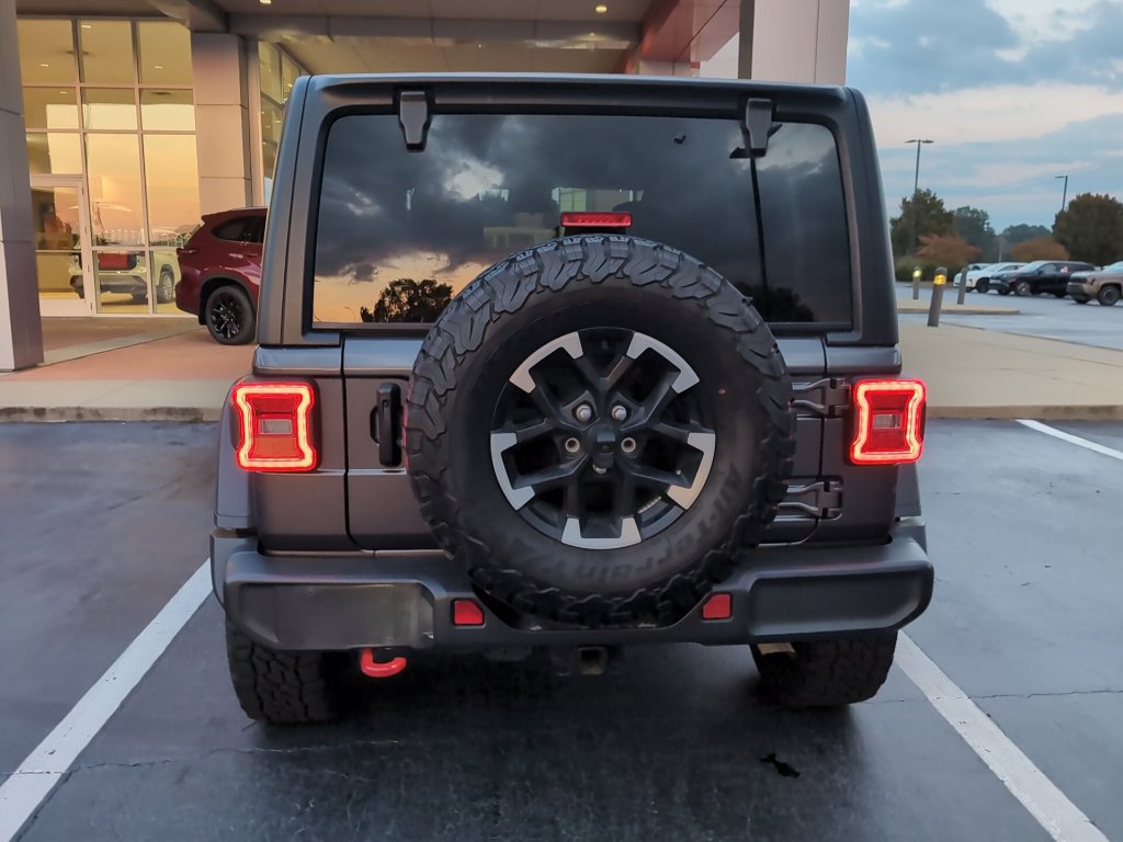 Used 2025 Jeep Wrangler Unlimited Rubicon AWD/4WD image 5