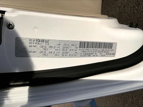 Used 2016 Dodge Grand Caravan SE image 31