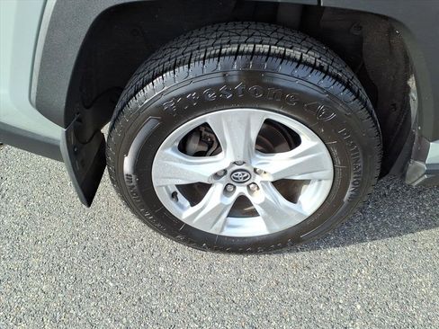 Used 2020 Toyota RAV4 XLE w/ Convenience Package image 7