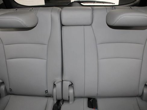 Used 2016 Honda Pilot Touring image 21