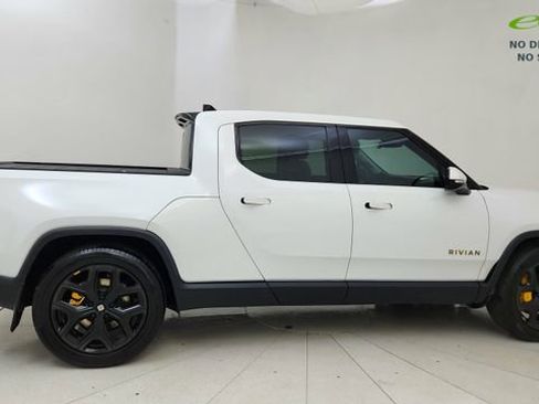 Used 2025 Rivian R1T Premium AWD/4WD image 12