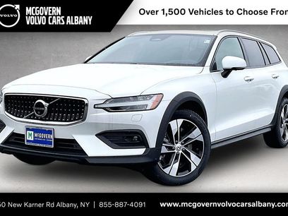 New 2026 Volvo V60 B5 Cross Country Plus w/ Climate Package