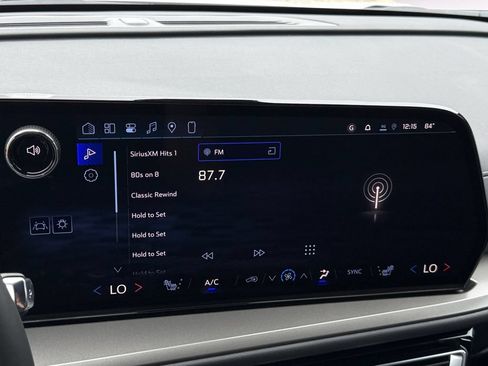 New 2026 Chevrolet Traverse LT w/ Sun and Wheel Package FWD image 14
