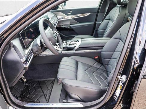 New 2025 BMW 760i xDrive image 12