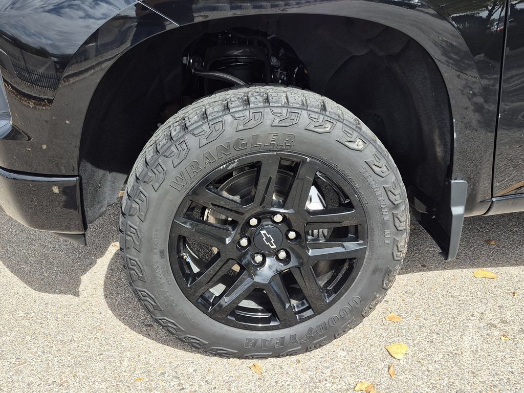 Certified 2023 Chevrolet Silverado 1500 Custom Trail Boss AWD/4WD image 17