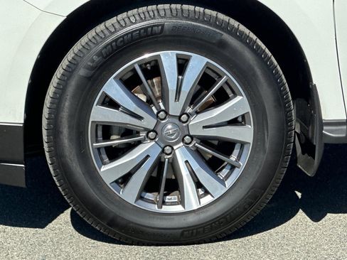 Used 2020 Nissan Pathfinder S FWD image 27