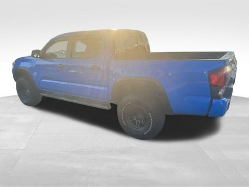 Used 2021 Toyota Tacoma TRD Off-Road w/ Technology Package AWD/4WD image 14