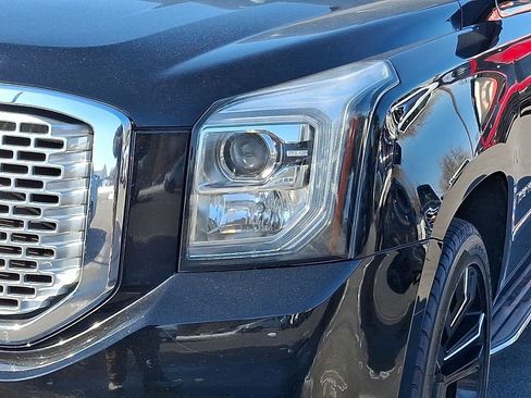 Used 2016 GMC Yukon Denali image 9