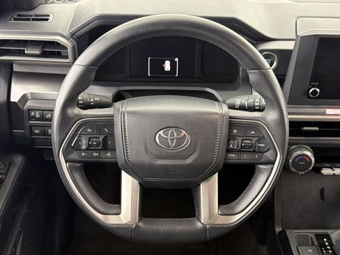 Used 2025 Toyota 4Runner SR5 AWD/4WD image 11